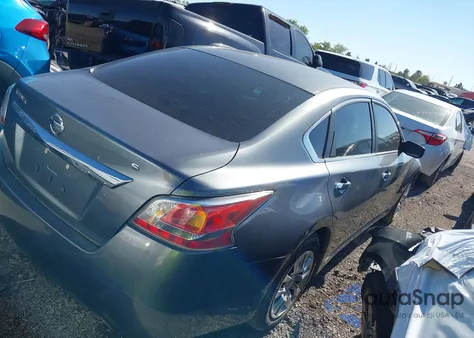 2015 Nissan Altima 2.5/2.5 S/2.5 Sl/2.5 Sv из США, поврежденный, VIN 1N4AL3AP4FC240089